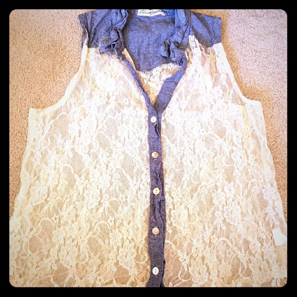 Super cute button down shirt
